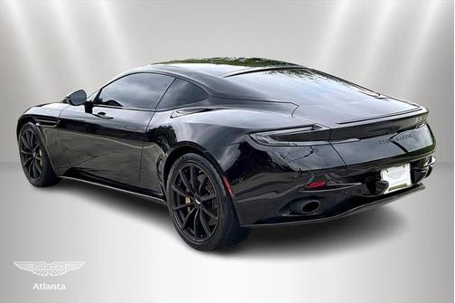 2022 Aston Martin DB11