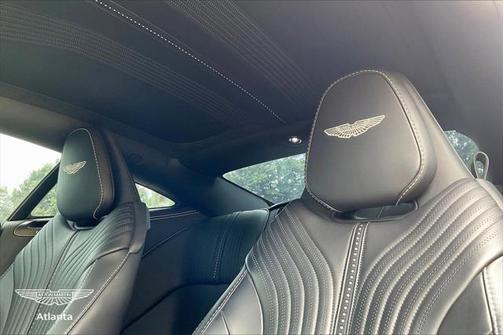 2022 Aston Martin DB11