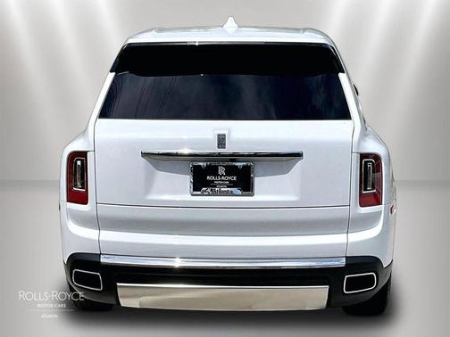 White 2024 Rolls-Royce Cullinan