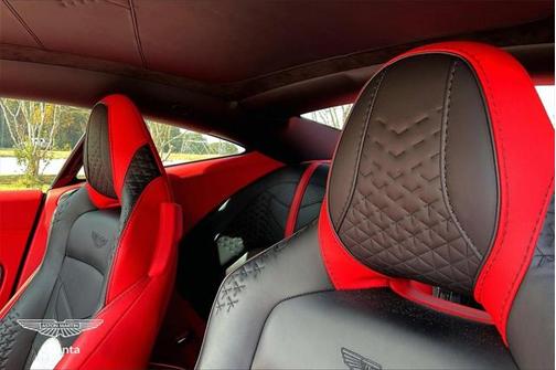2022 Aston Martin DBS Superleggera
