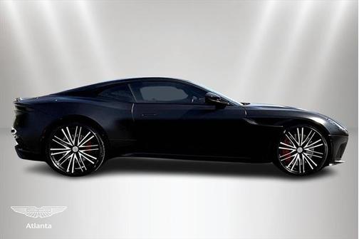 2022 Aston Martin DBS Superleggera