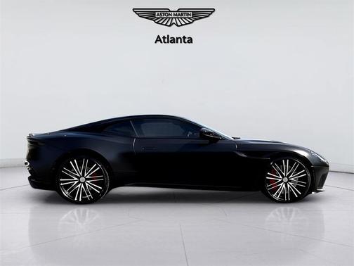 2022 Aston Martin DBS Superleggera