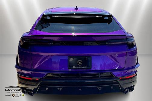 Viola-Pasifae 2023 Lamborghini Urus Performante