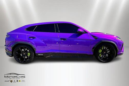 Viola-Pasifae 2023 Lamborghini Urus Performante