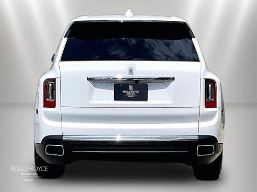 Arctic White 2021 Rolls-Royce Cullinan