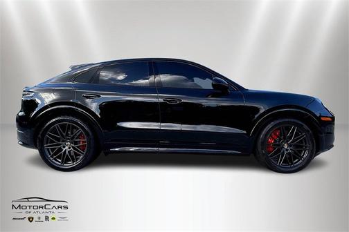 2025 Porsche Cayenne GTS