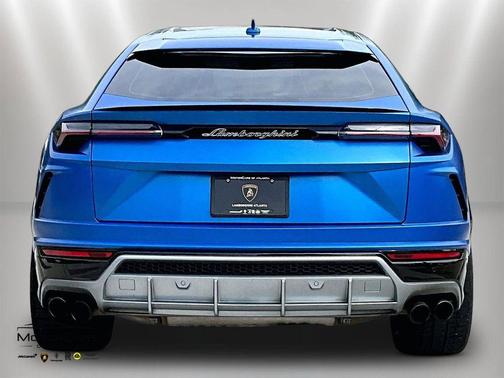 -Select- 2020 Lamborghini Urus