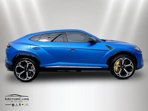 -Select- 2020 Lamborghini Urus