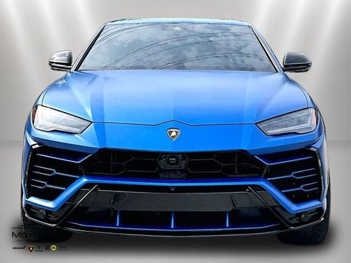 -Select- 2020 Lamborghini Urus