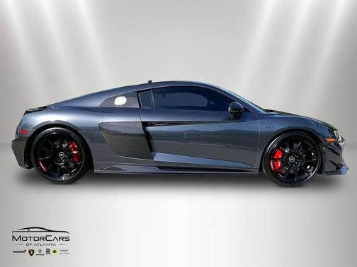 Daytona Gray Pearl Effect 2023 Audi R8 V10 GT RWD S tronic