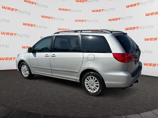 2010 Toyota Sienna XLE