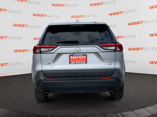 2022 Toyota RAV4 LE