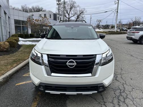 2 Tone White / Black Roof 2023 Nissan Pathfinder Platinum