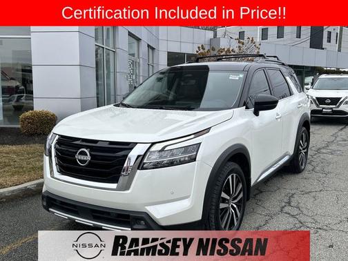 2 Tone White / Black Roof 2023 Nissan Pathfinder Platinum
