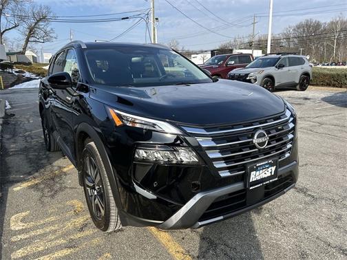 2025 Nissan Rogue SL