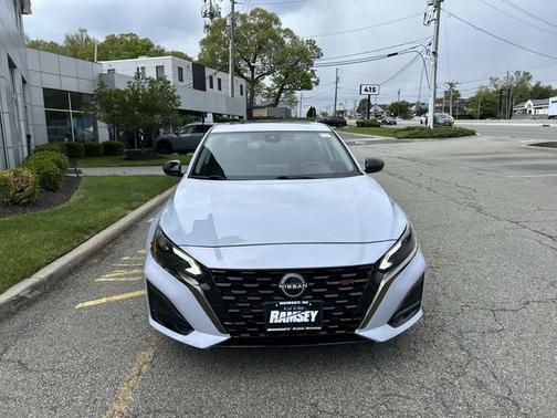 Gray Sky Pearl 2024 Nissan Altima 2.5 SR