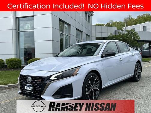 Gray Sky Pearl 2024 Nissan Altima 2.5 SR