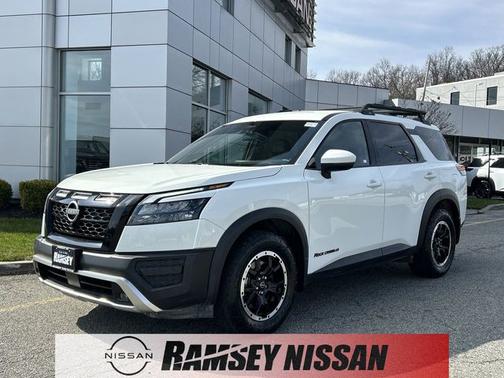 Glacier White 2023 Nissan Pathfinder Rock Creek