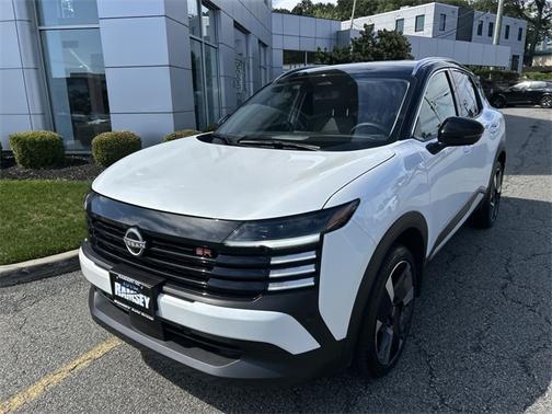 2025 Nissan Kicks SR