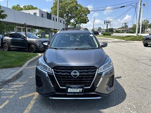 Gun Metallic 2024 Nissan Kicks SV