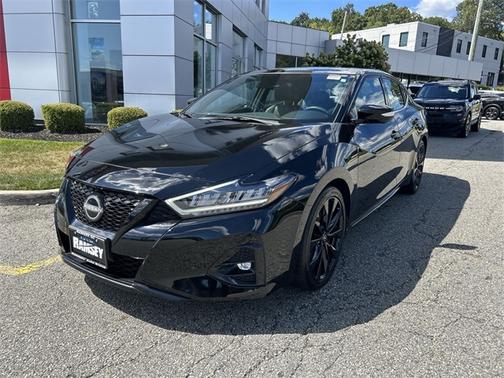 2023 Nissan Maxima SR