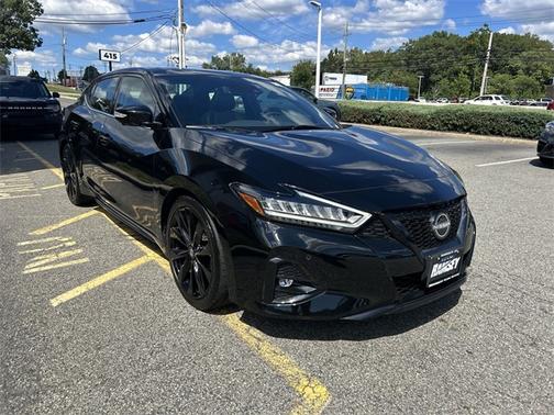 2023 Nissan Maxima SR