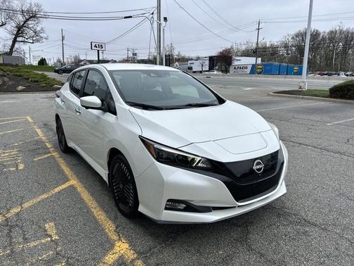 White 2024 Nissan Leaf SV PLUS