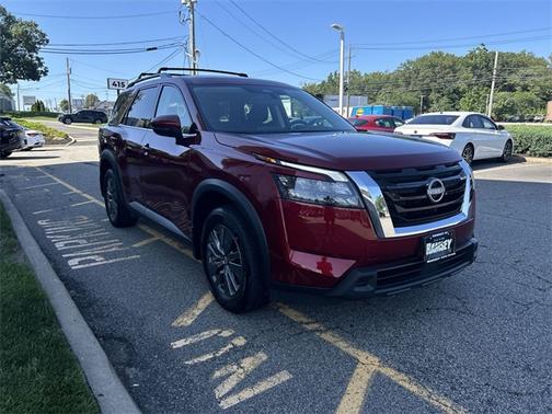 2024 Nissan Pathfinder SV