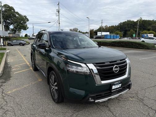 Green 2 Tone 2022 Nissan Pathfinder Platinum
