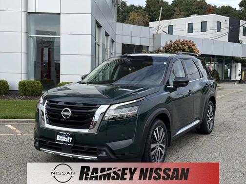 Green 2 Tone 2022 Nissan Pathfinder Platinum