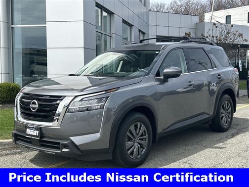 2022 Nissan Pathfinder SV