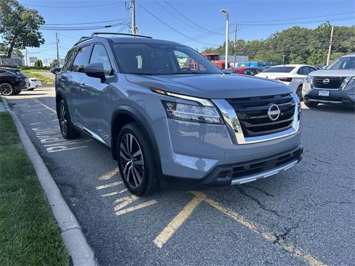 2024 Nissan Pathfinder Platinum