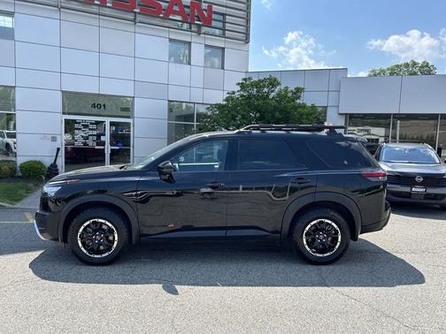 Black 2025 Nissan Pathfinder Rock Creek