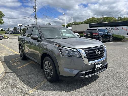 Gun Metallic 2024 Nissan Pathfinder SV