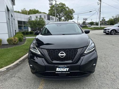 Black 2023 Nissan Murano SV