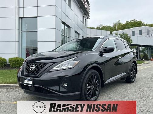 Black 2023 Nissan Murano SV