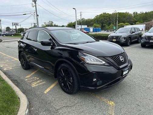 Black 2023 Nissan Murano SV