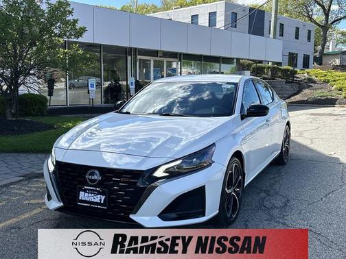 White 2025 Nissan Altima SR