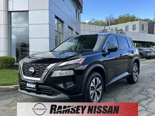 Black 2022 Nissan Rogue SV