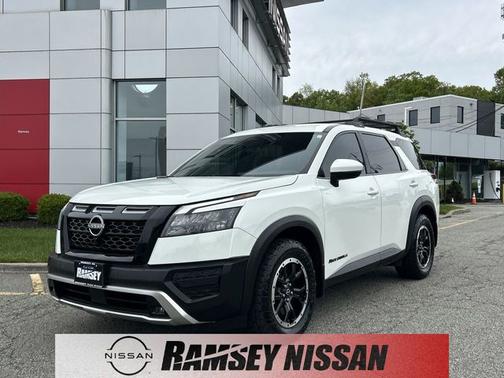 Glacier White 2023 Nissan Pathfinder Rock Creek