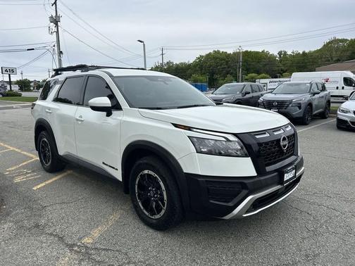 Glacier White 2023 Nissan Pathfinder Rock Creek