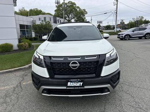 Glacier White 2023 Nissan Pathfinder Rock Creek