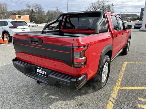2024 Nissan Frontier SV