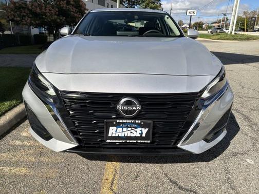 Brilliant Silver Metallic 2024 Nissan Altima 2.5 SV