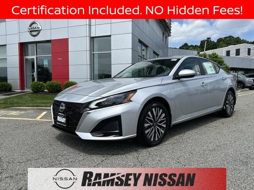 Brilliant Silver Metallic 2024 Nissan Altima 2.5 SV