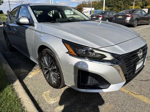 Brilliant Silver Metallic 2024 Nissan Altima 2.5 SV