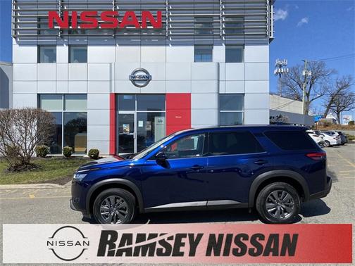 2022 Nissan Pathfinder S