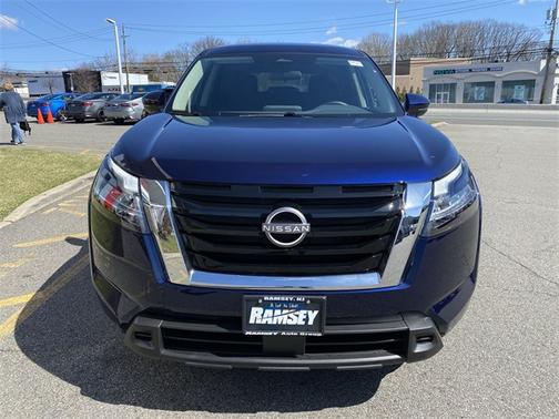 2022 Nissan Pathfinder S