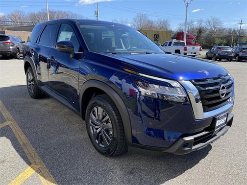 2022 Nissan Pathfinder S