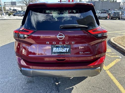 2024 Nissan Rogue SL